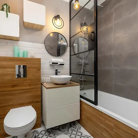 Modern 2-bedroom With Remote Workspace In By Renters דירה *
