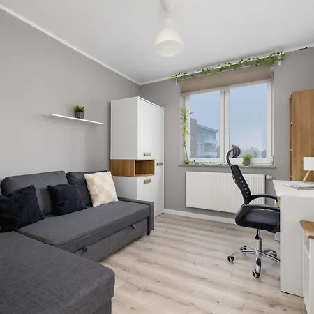 Modern 2-bedroom With Remote Workspace In By Renters *