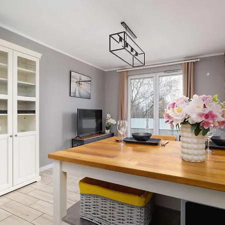 Modern 2-bedroom With Remote Workspace In By Renters Κατοβίτσε