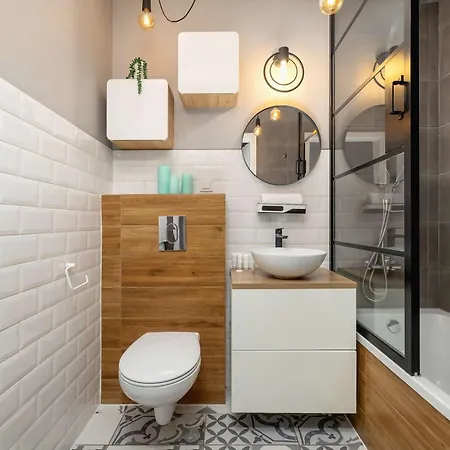Modern 2-bedroom With Remote Workspace In By Renters