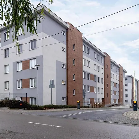 Modern 2-bedroom With Remote Workspace In By Renters Διαμέρισμα