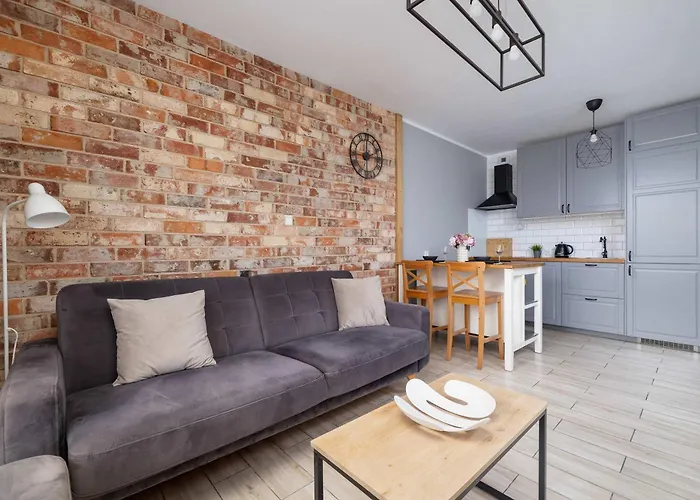 Modern 2-bedroom With Remote Workspace In By Renters