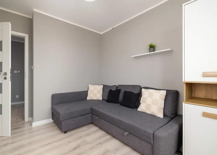 Modern 2-bedroom With Remote Workspace In By Renters * Katowice