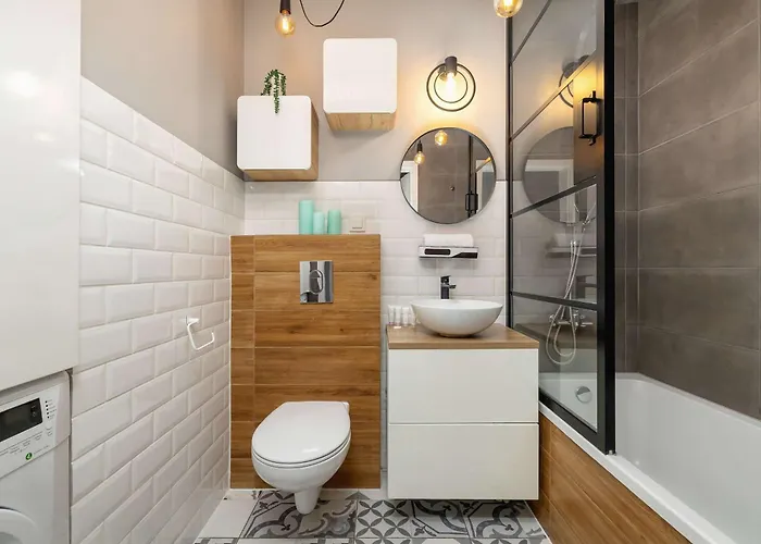 Modern 2-bedroom With Remote Workspace In By Renters