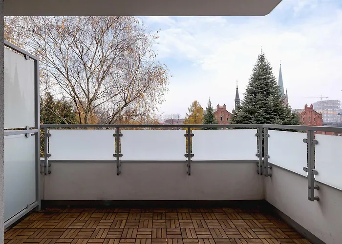 Modern 2-bedroom With Remote Workspace In By Renters *