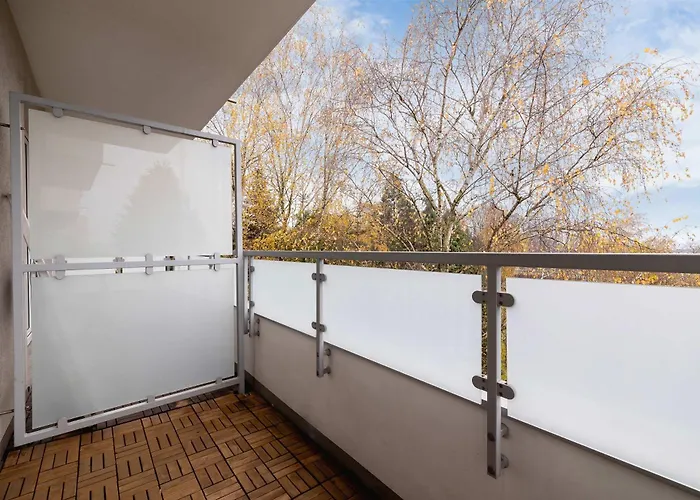 Modern 2-bedroom With Remote Workspace In By Renters Κατοβίτσε